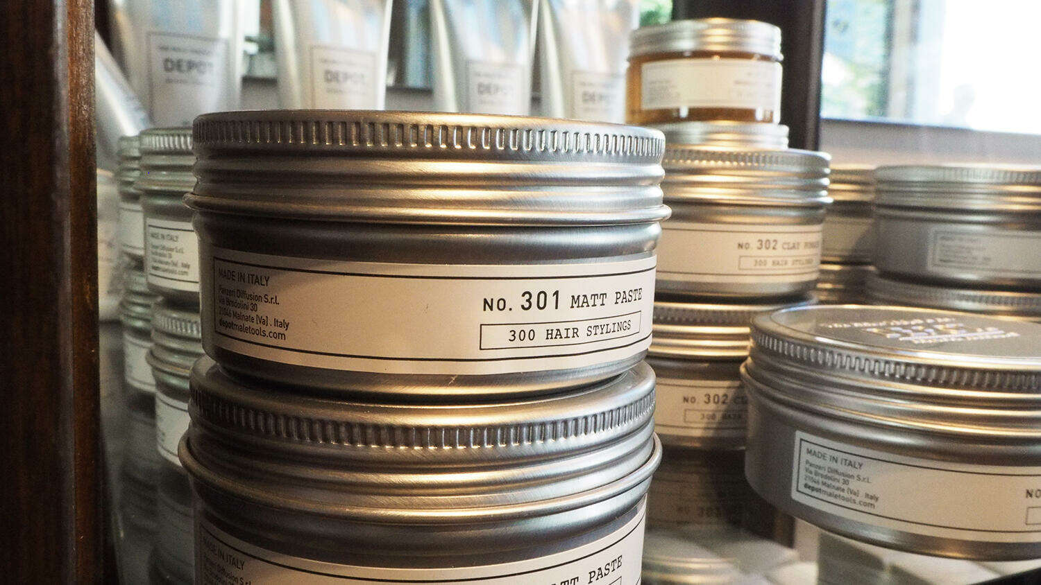 robimack meets Munich Hairculture | products - DEPOT - male line styling product in trendy cans